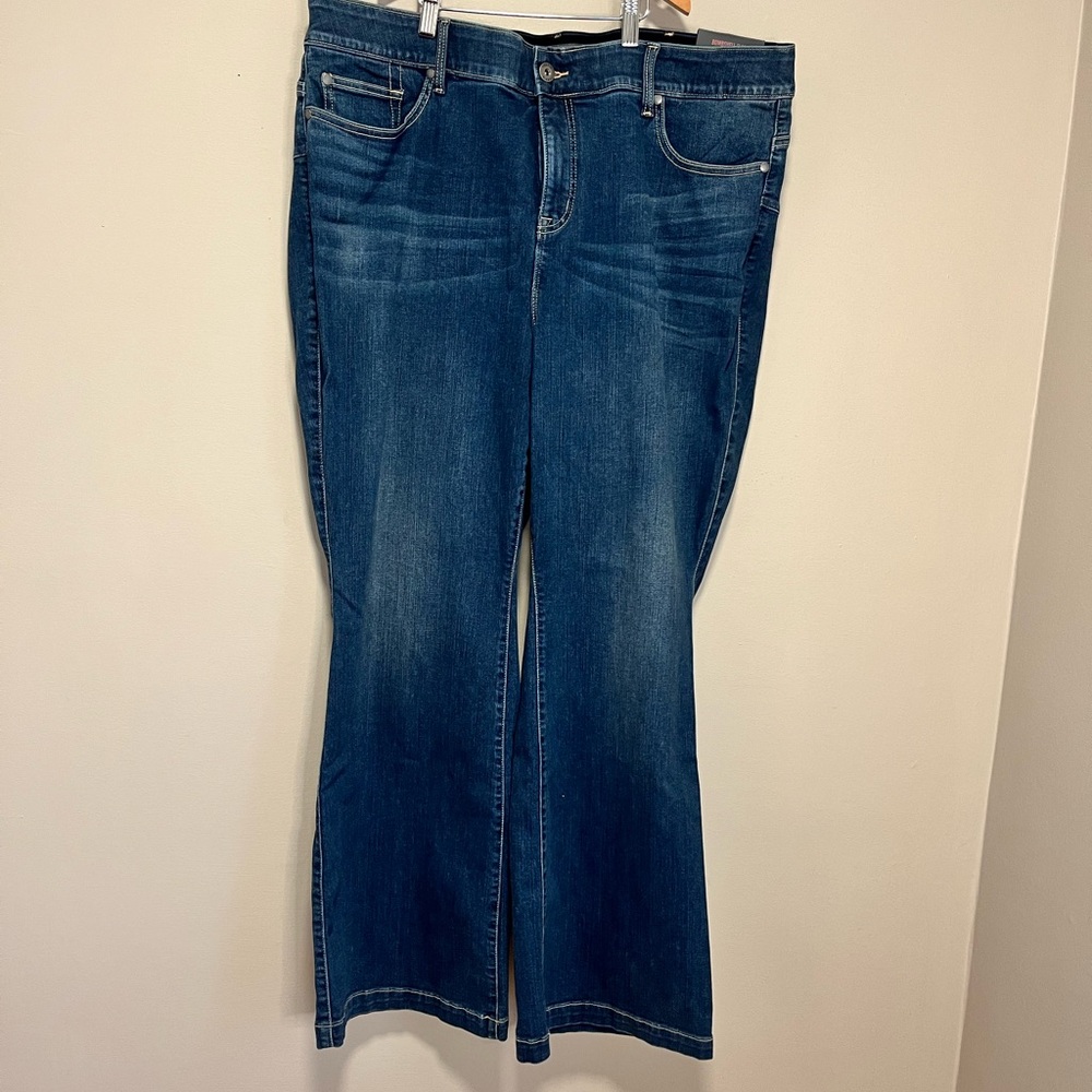 Torrid Bombshell Flare High-Rise Elastic Waist Soft Denim Jeans 24R - Picture 4 of 12